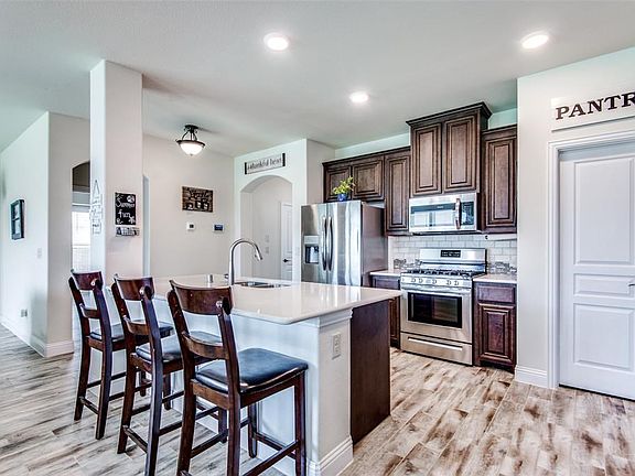 2nd image of 1816 Campground Way