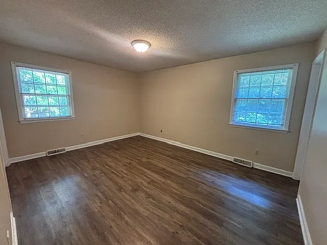6717 W Friendly Ave — Photo 15