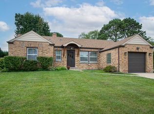 180 N Wolf Rd, Des Plaines, IL 60016