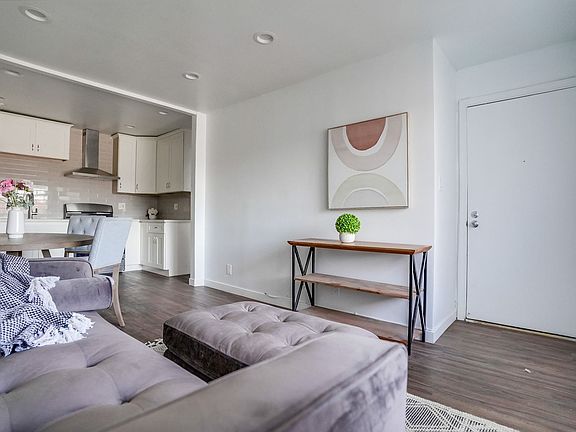 5th image of 14235 Vanowen St Unit 19