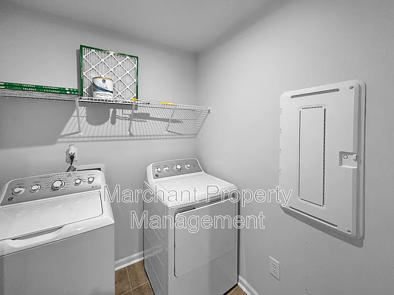 403 Moss Branch Ct — Photo 16