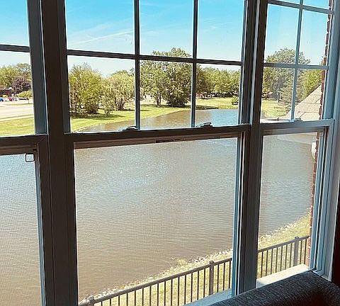 3rd image of 358 Country Club Dr