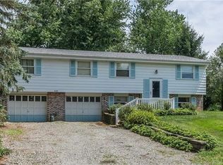 6185 Collie Dr, Bethel Park, PA