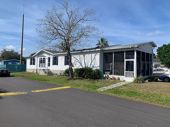2nd image of 1500 Sabal Oak Ln