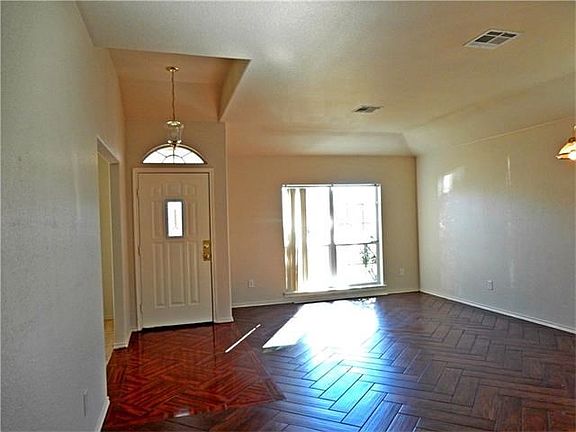 3rd image of 3807 Basset Ct