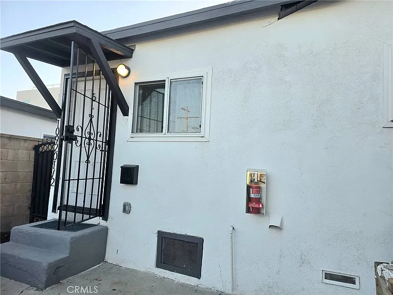 10920 1/2 S Inglewood Ave — Photo 11