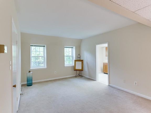 4th image of 1774 N Troy Street # Top Floor