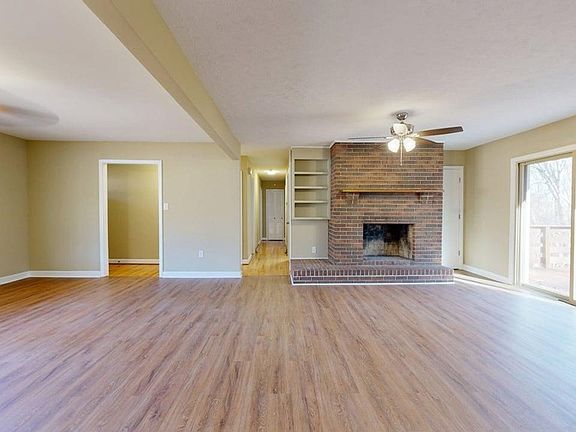 3rd image of 216 Lamberth Dr