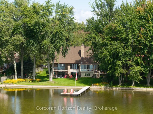 3909 Treeline Dr, Severn, ON L0K 2B0