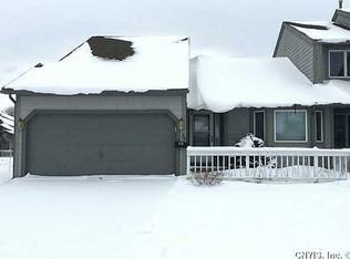 108 Midlake Cir, East Syracuse, NY 13057