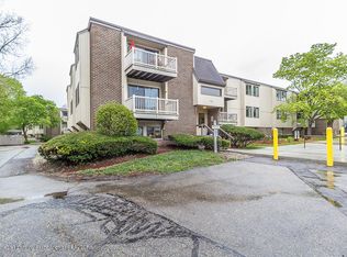 523 Bainbridge Dr APT 31, East Lansing, MI 48823