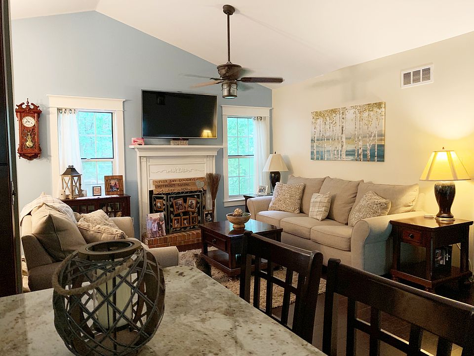 2nd image of 287 King James Dr