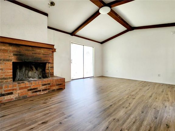 3rd image of 5021 S Fairmont Ave