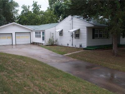 1617 Spruce St, Leavenworth, KS, 66048