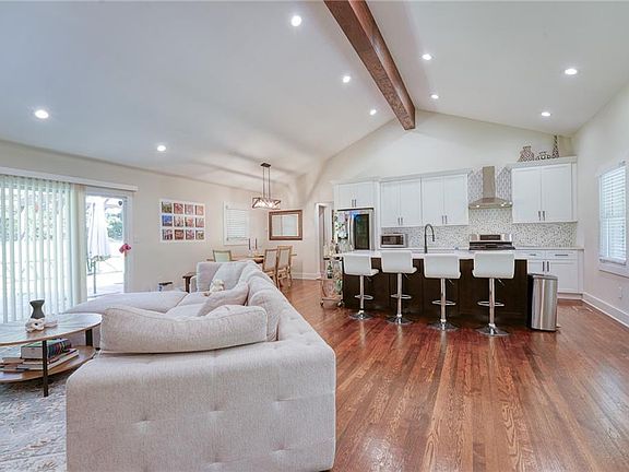 4th image of 3076 McCully Dr NE