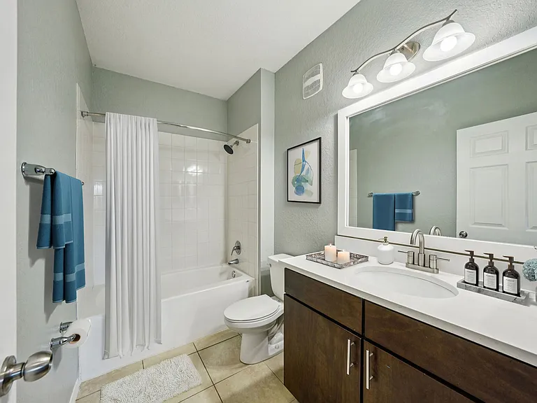 THE PARQ AT CROSS CREEK — Photo 32