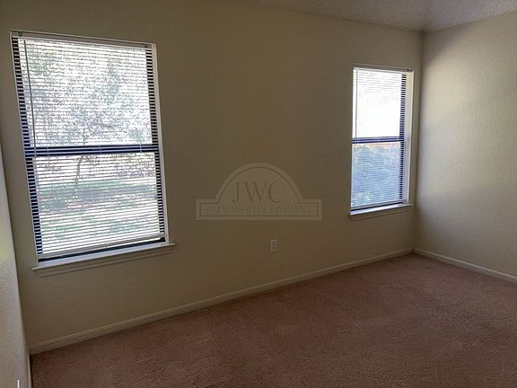 4th image of 117 Campfire Cir