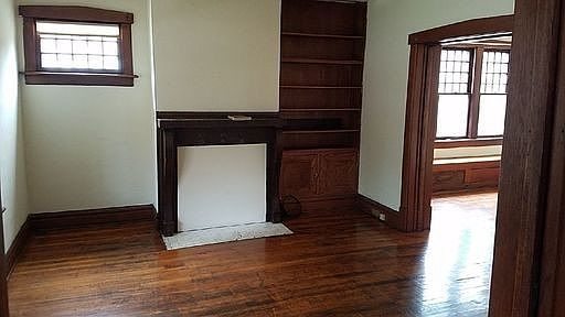 5th image of 2137 Waldeck Ave