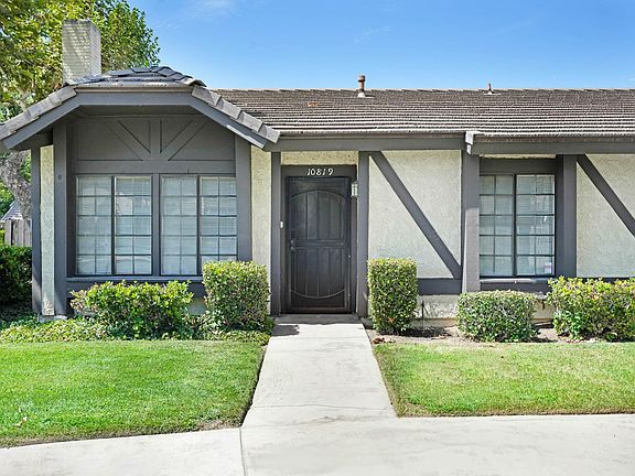2nd image of 10819 Loro Verde Ave