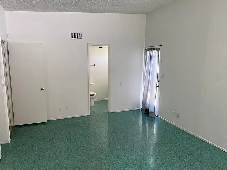 3328 Seneca Dr — Photo 12