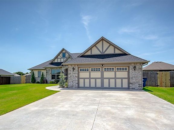 3rd image of 440 Megan Ln