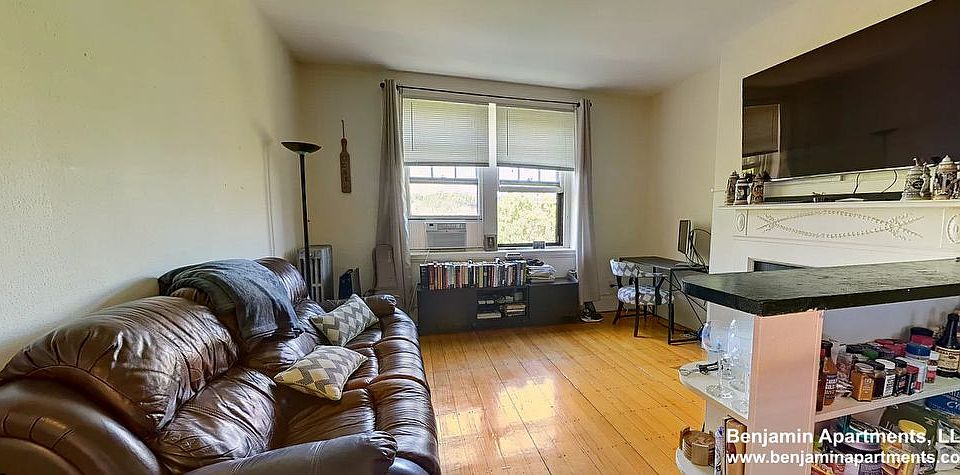 1st image of 1065-1070 Beacon St #8R