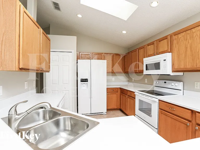 2693 Autumn Creek Cir — Photo 5