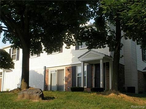 Beautiful townhouse condo in Lake Ridge II