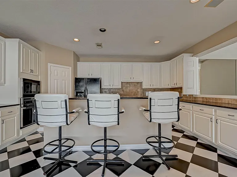14303 Reissen Ln — Photo 16