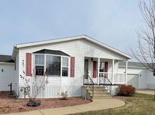 861 Holly Dr, Manteno, IL 60950