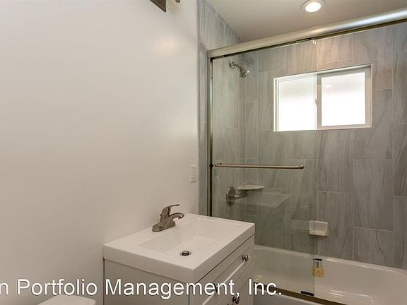 4th image of 1828 Park Ave APT 1