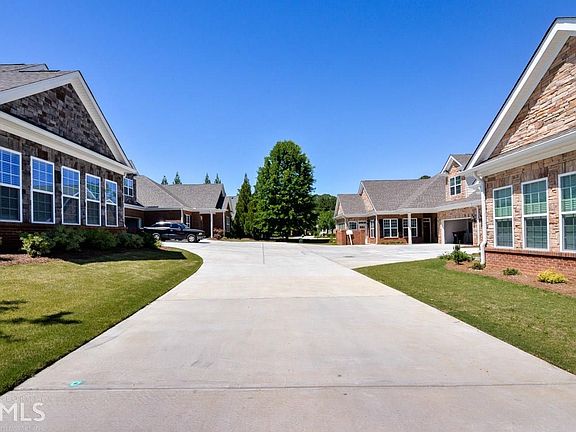 2nd image of 1901 Haven Cir
