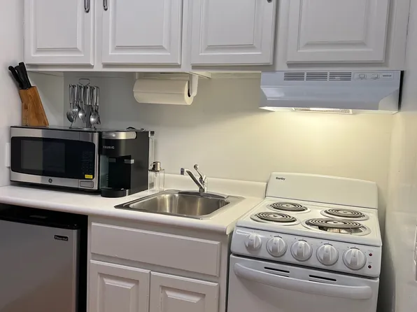 334 East 59th Street 1 image 6 of 7