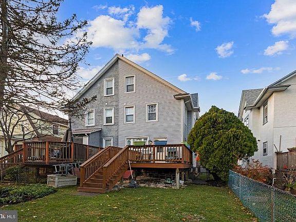 4th image of 111 E Marthart Ave