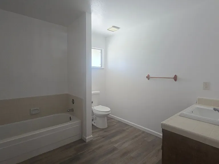 2146 Neill Way — Photo 6