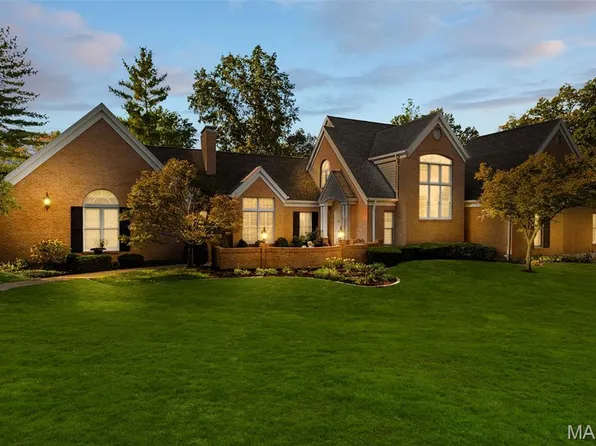 10 Maryview Ln, Saint Louis, MO 63124