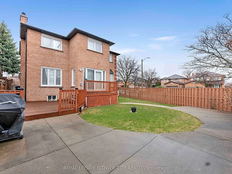 124 Candy Cres — Photo 37