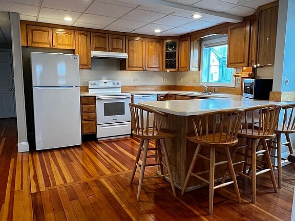 4th image of 30 Poplar St #R