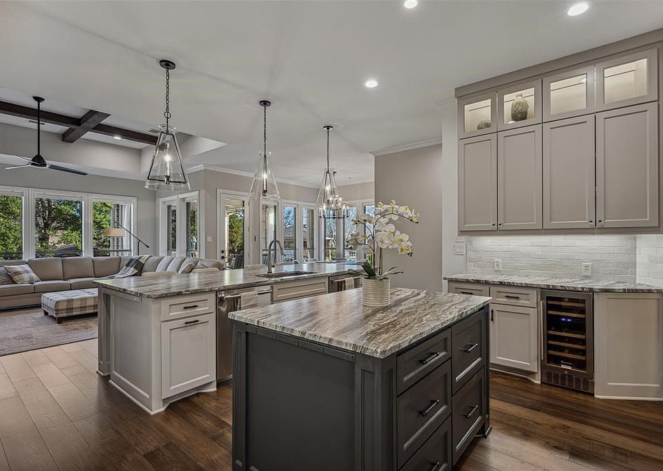 1st image of 1221 Shadow Woods Ct