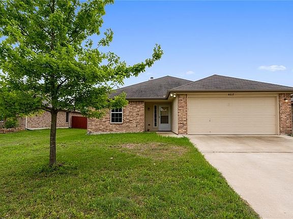 3rd image of 4617 Stonehaven Dr
