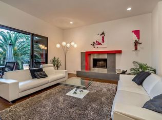 25800 Altamont Rd, Los Altos Hills, CA 94022