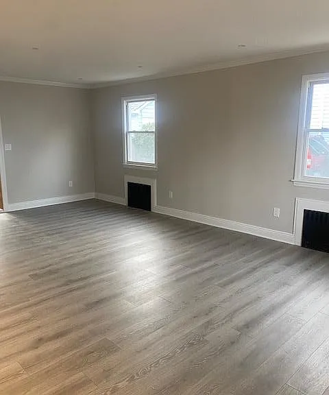 12 Bayview Ave — Photo 2