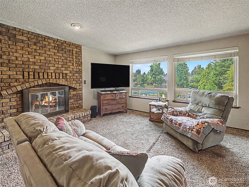 3rd image of 5310 W Tapps Drive E