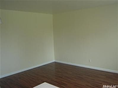 4th image of 8215 Colonial Dr