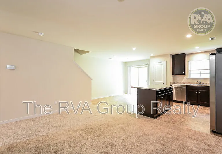 3402 Dewsberry Ln — Photo 3