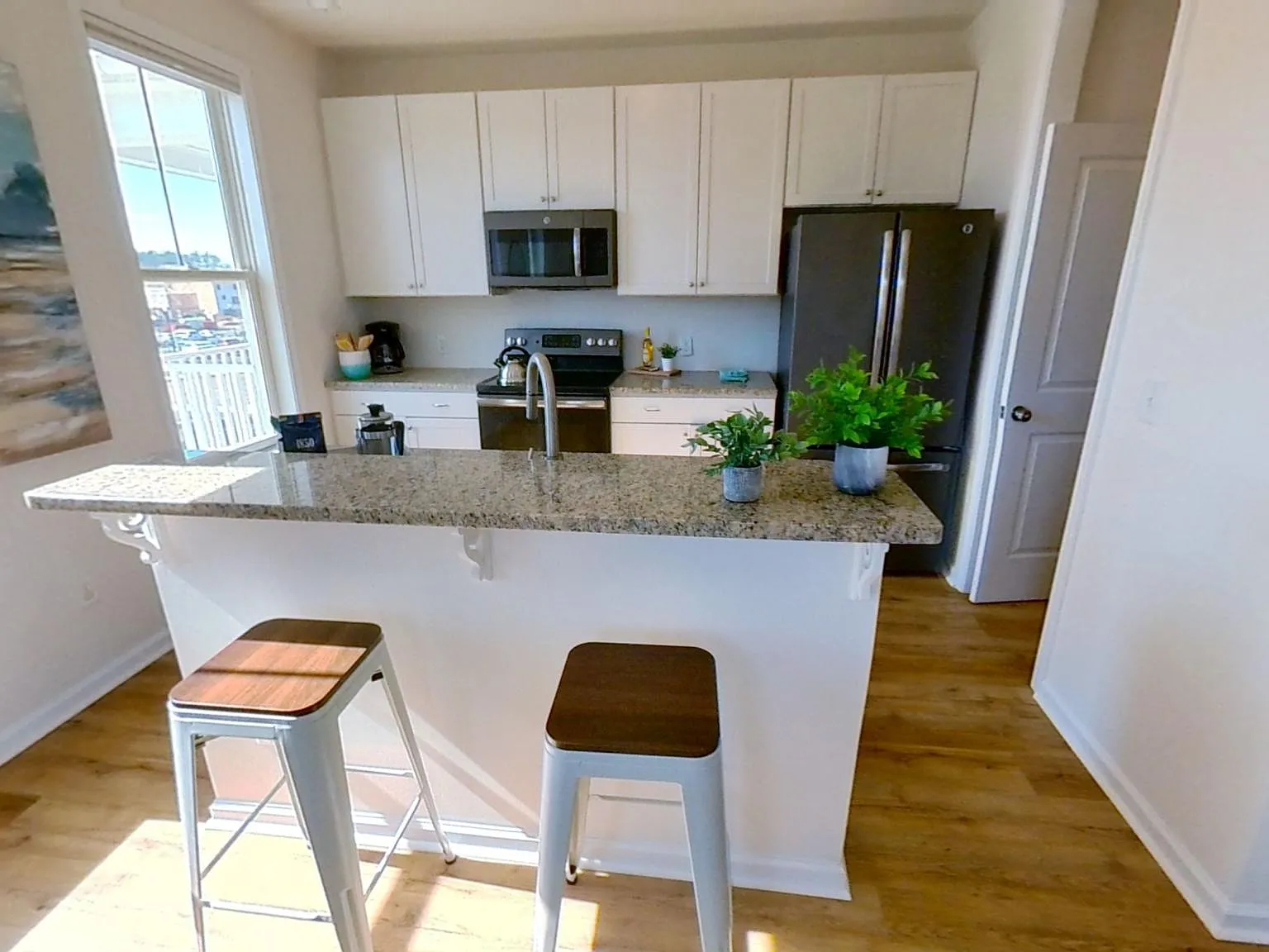 801 Mapleton Ave — Photo 3
