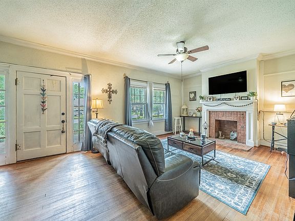 2nd image of 106 Walnut St