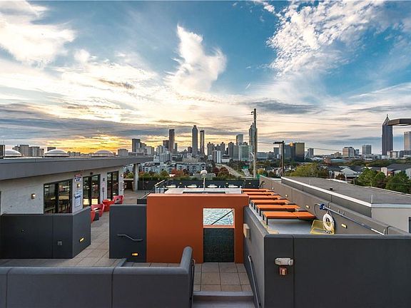 Rooftop Amenity Level with Downtown Views