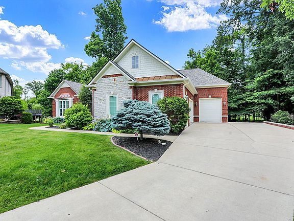 2nd image of 7437 Misty Woods Ln