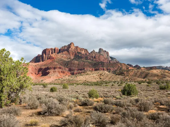 2530 Anasazi Way, Springdale, UT 84767